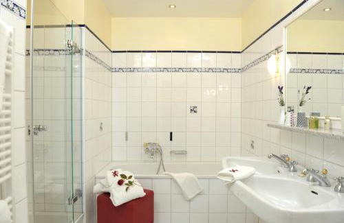 Poertschach am Woerthersee Hotel | Hotel Schloss Leonstain