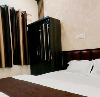 Faizabad House | HOTEL SHRI RAGHAV JI INN guest house near Mandir Beniganj Road Ayodhya Dham