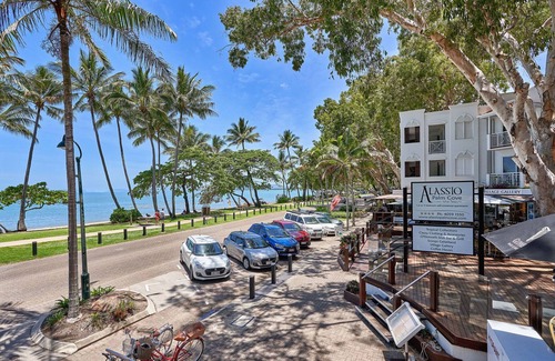 Palm Cove Apartment | Hotel style room in Alassio Palm Cove