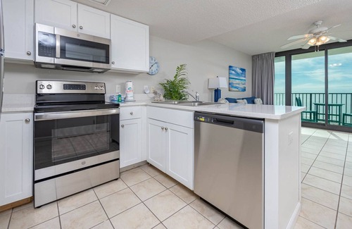 Gulf Shores Condo | HOTEL SUITE on the BEACH in Gulf Shores! KITCHEN & LIVING ROOM!