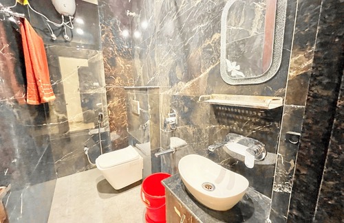 Varanasi Hotel | Hotel Sunayana Guest House - Varanasi