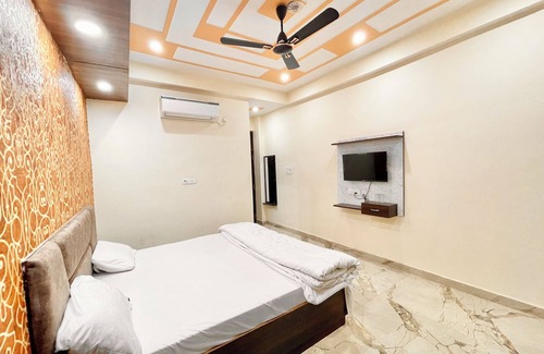 Varanasi Hotel | Hotel Sunayana Guest House - Varanasi
