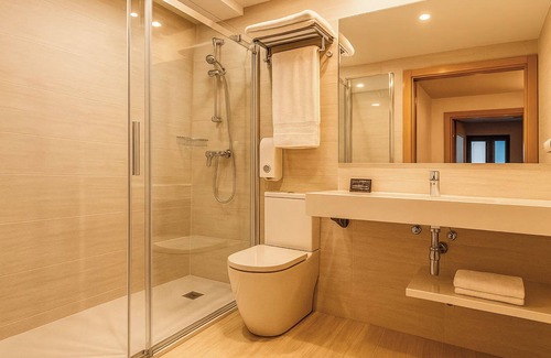 Karol Bagh Hotel | Hotel TJS Royale