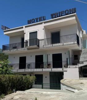 Permet Hotel | Hotel Trifoni