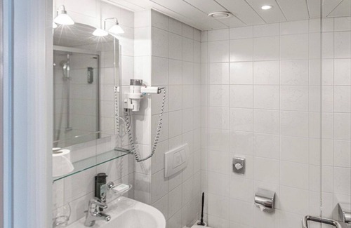 Buelach Hotel | Hotel und Restaurant zum goldenen Kopf