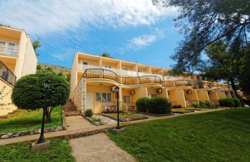 Seget Donji Hotel | Hotel Val All Inclusive