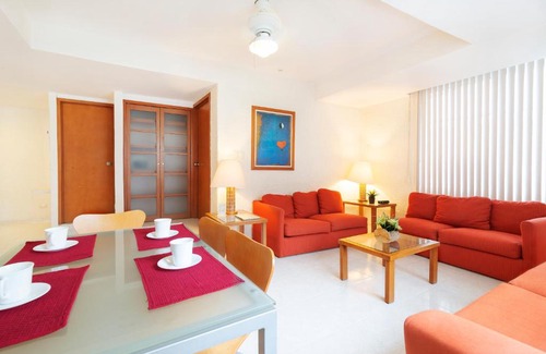 Downtown Cancun Hotel | Hotel y Suites Nader