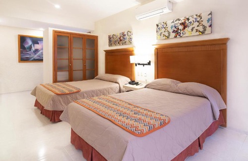 Downtown Cancun Hotel | Hotel y Suites Nader