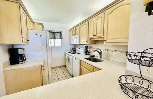 Kihei Condo | Hotel-zoned! Oceanfront Paradise - Menehune Shores 524
