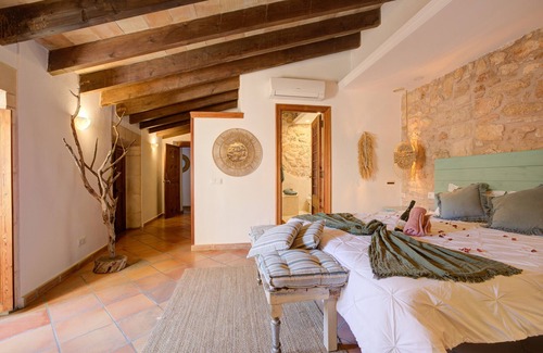Petra Bed & Breakfast | Hotelet Ca'n Oms Picasso by Rentallorca