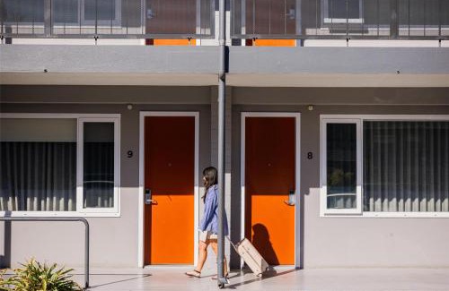 Adelaide Central Business District Hotel | HotelMOTEL Adelaide
