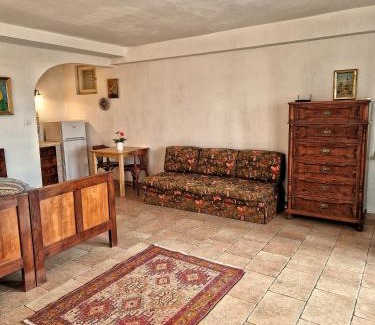 Hrvatini Apartment | House among olive trees with a sea view 3
