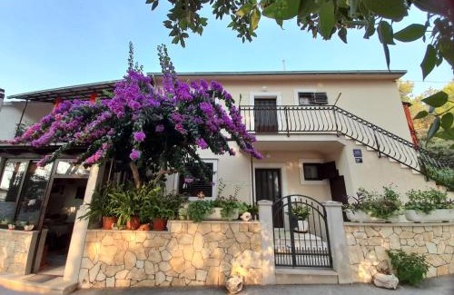 Mirce Apartment | HOUSE-APARTMENTS ELA -MIRCA- FAMILY HOLIDAY