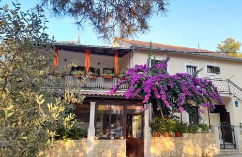 Mirce Apartment | HOUSE-APARTMENTS ELA -MIRCA- FAMILY HOLIDAY