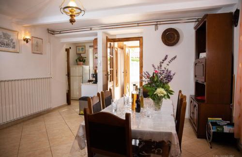 Kanfanar Apartment | House Barat