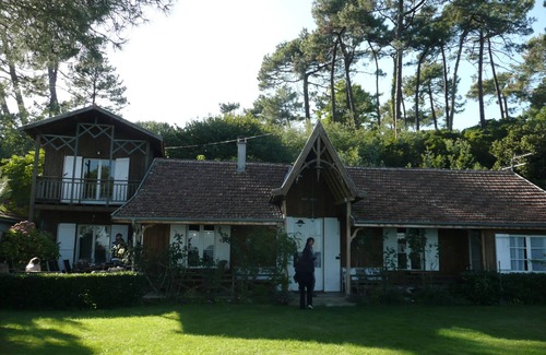 Lege-Cap-Ferret Villa | House feet in water