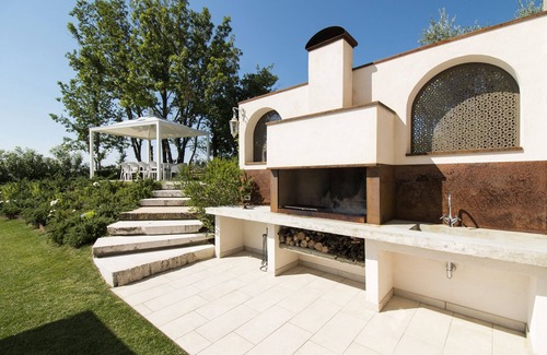 San Felice del Benaco Villa | house for 10 people, 3 bedrooms, private garden, swimming pool and spa