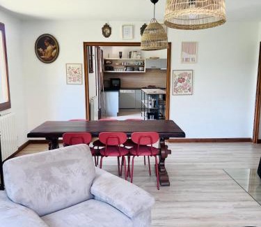 La Celle-sous-Gouzon House | House for 11 people, 2 intimate and friendly apartments