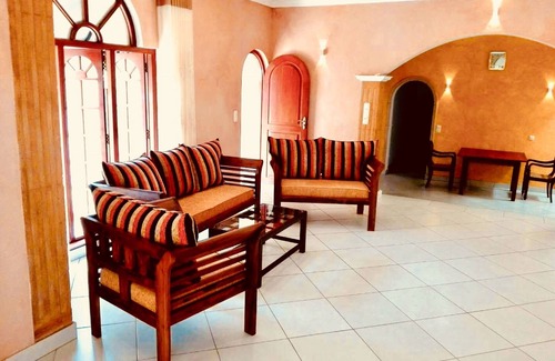 Aluthgama House | House, From 20 €, 8 per + 2.5Bathrooms. + 1.5km on the beach, Entire home rental