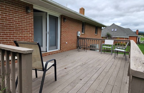 Blacksburg House | House in Quiet Neighborhood, within 10 minutes of Virginia Tech, Sleeps 6