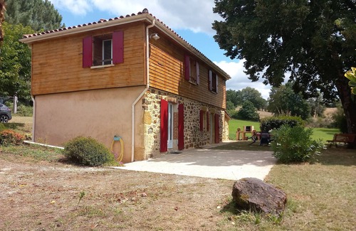 Goujounac House | House in the countryside, with large expanses of woods and fields.