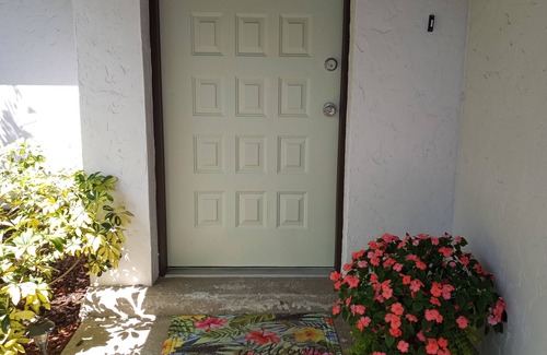 Gulf Gate Estates House | House just minutes from Siesta Key Beach and best parks & bike trails in area