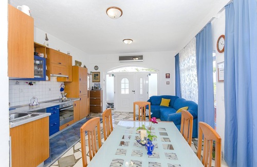 Cove Donja Krusica (Donje selo) House | House Mladen (44771-K1) - Grohote