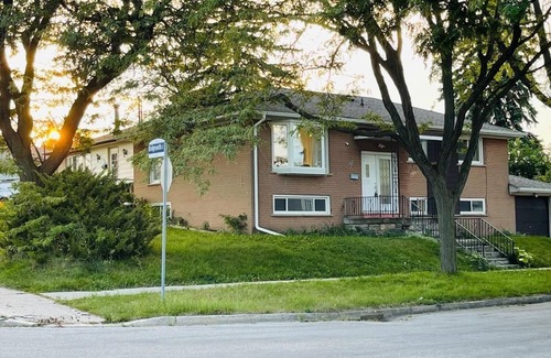 Toronto House | House near Toronto Pearson Airport