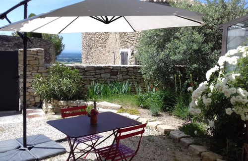 Crillon-le-Brave House | House of character in the heart of the village