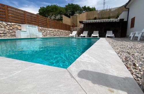 Mostar Apartment | House on the hill