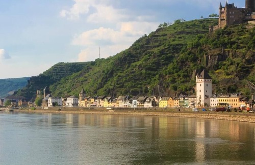 Kestert House | House on the Loreley with a view of the Rhine