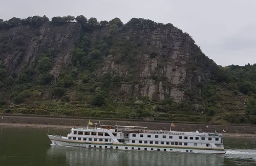 Kestert House | House on the Loreley with a view of the Rhine