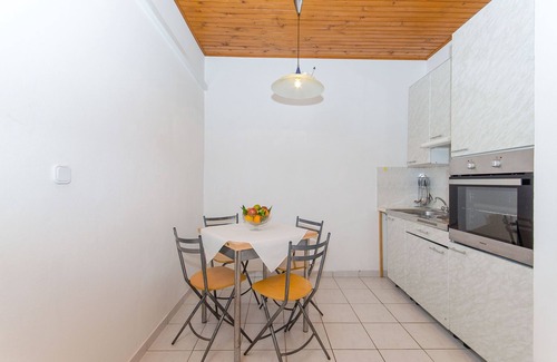 Kneza House | House Petar (51532-K1) - Kneža