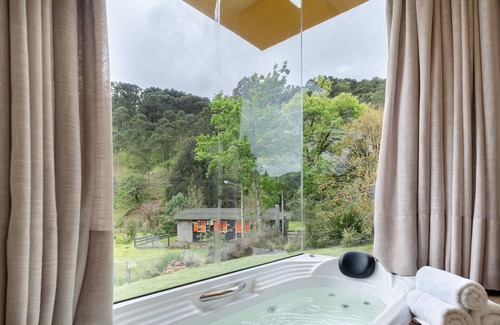 Urubici Apartment | House w/Fireplace and Bathtub in Urubici Cla0000