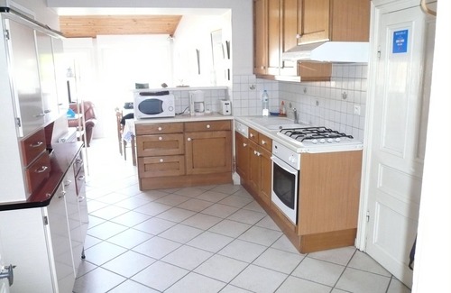 Camaret-sur-Mer House | house with garden in the city center between the port and shops.