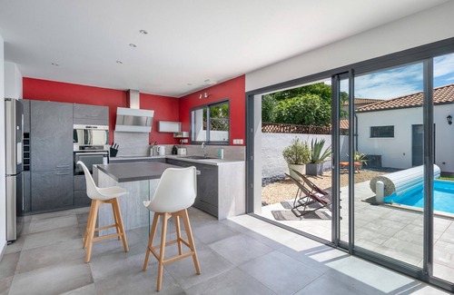 La Plaine-sur-Mer Ski Chalet | House with pool in La Plaine sur Mer