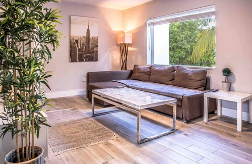 Biscayne Park House | HOUSE WITH POOL, 10 MINS DRIVE TO THE BEACH!
