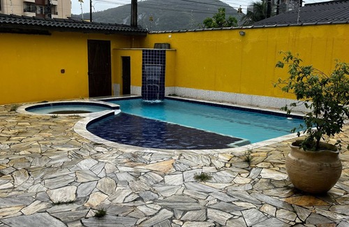 Martim de Sa House | House with pool on Martins Sá beach