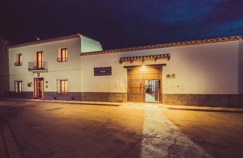 Hoya-Gonzalo Cottage | House with private patio for 17