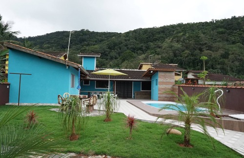 Mococa House | House with WI-FI Pool and Private Barbecue! Condominium 24-hour security