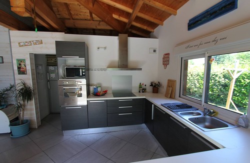Le Porge House | House wood in peace, ocean, basin, forest. Access on foot village, bike path.