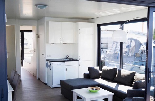 Tarnewitz Boat Rental | Houseboat in Boltenhagen