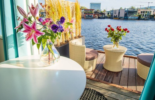 Westlandgracht Boat Rental | Houseboat – wake up with great view!