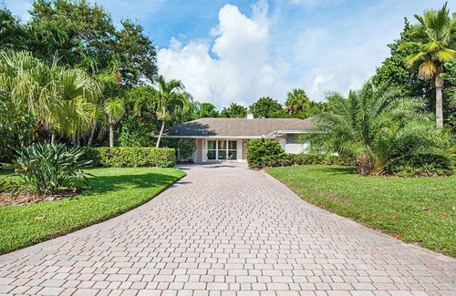 Moorings House | How to become Castaway in this Treasure Coast Paradise