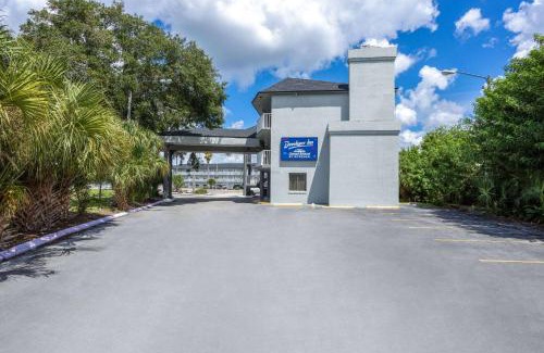 Kissimmee Hotel | Howard Johnson by Wyndham Orlando Lake Buena Vista South
