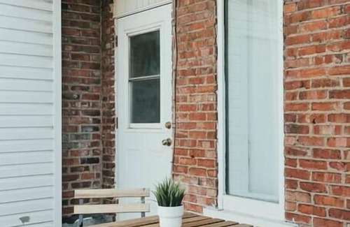 De Lorimier Apartment | HRésidences: Cozy Studio on Mont Royal Street