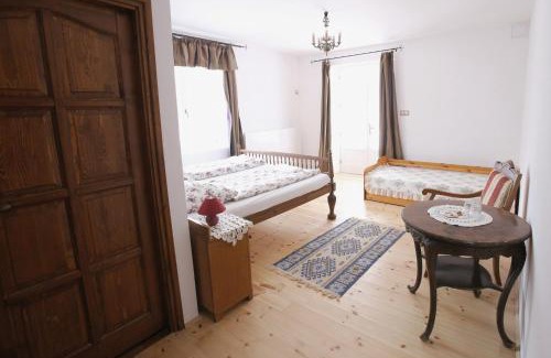 Csesznek Bed & Breakfast | Hubertus Fogadó