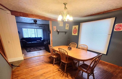 Hurley House | Hueckman Auction Hurley House