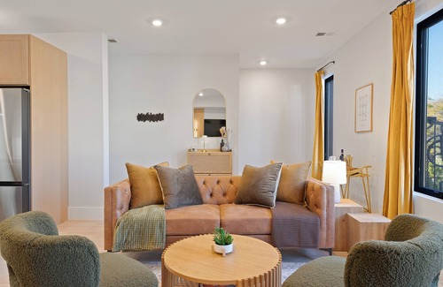 McGinley Square House | Huge 3BR3BA LUX Penthouse+Roofdeck! Quick PATH Access to NYC