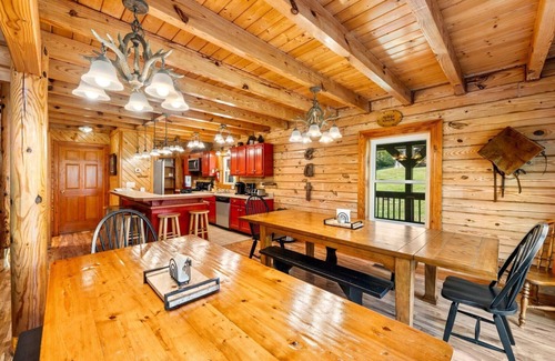 Byrdstown Cabin | Huge 8 BR Lodge - Hot Tub, Fire Pit, Ping Pong